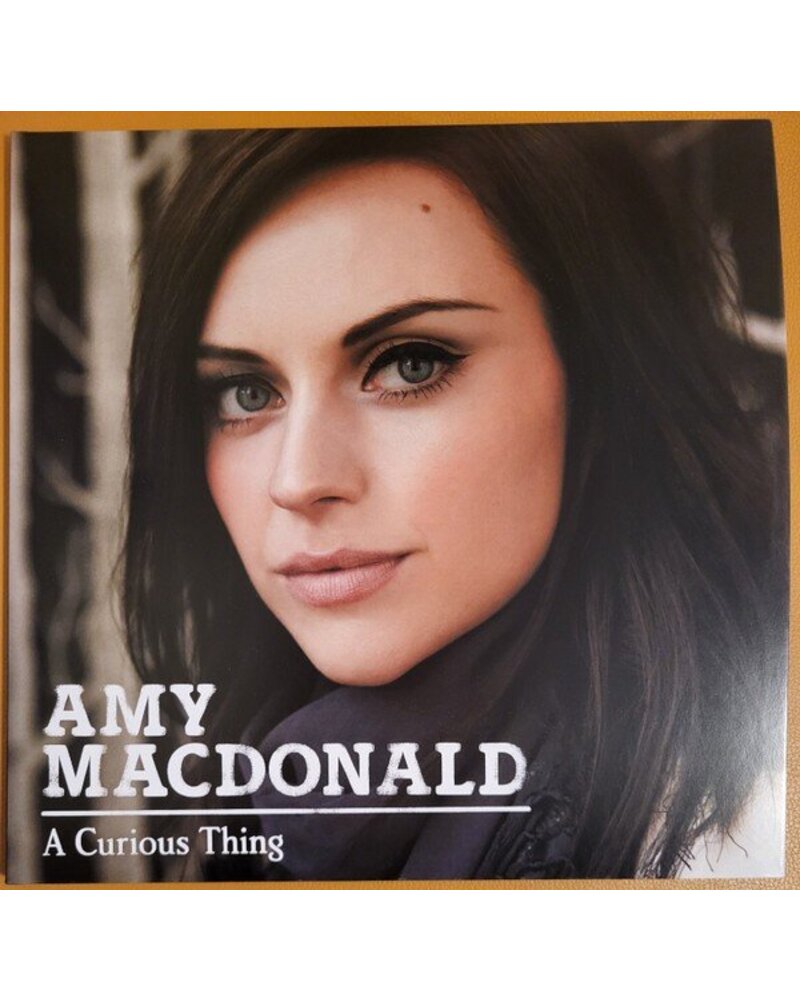 Amy Macdonald – A Curious Thing (2 vinilai) — viršelis